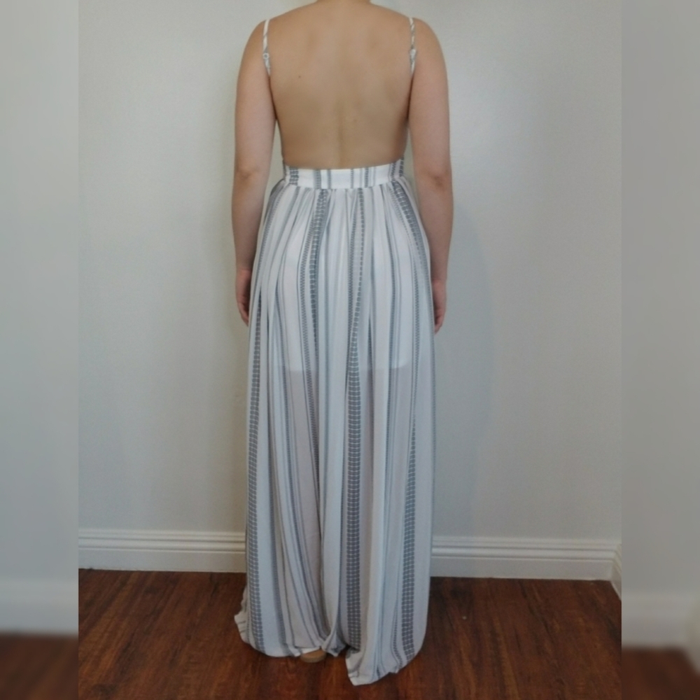 Backless MAXI DRESS - Picture 2 of 2